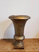 Stands-Pedestals-urns