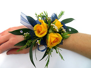 Build A Wrist Corsage