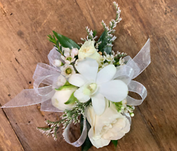 Elegance Wrist Corsage